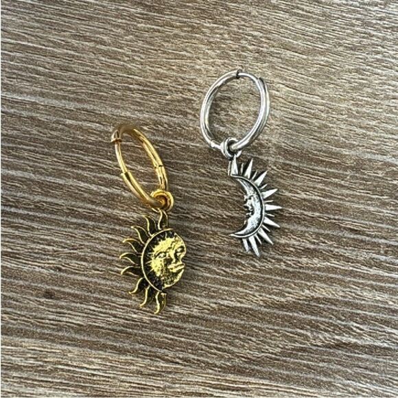 Moon sun hoop earrings - Picture 3 of 5
